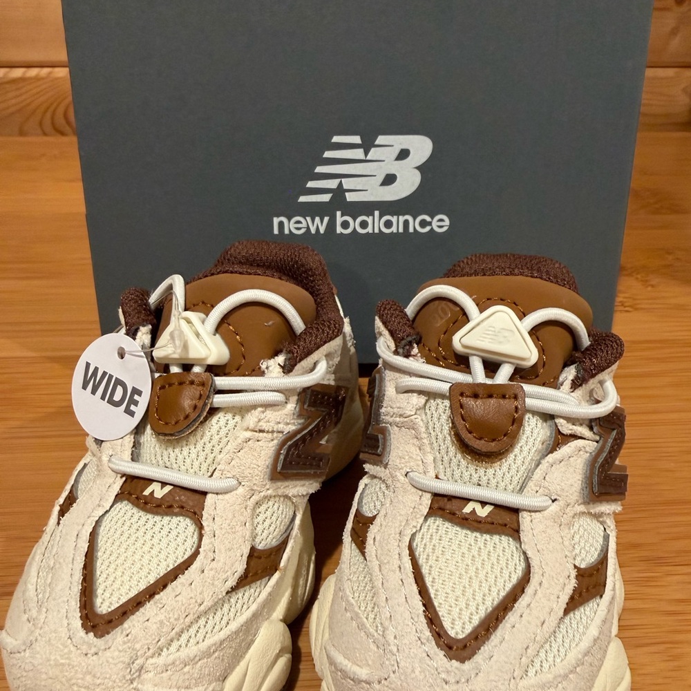 New Balance 9060 Bungee Infant Size 3 Sneakers Breakfast Brown/Beige - Picture 3 of 9
